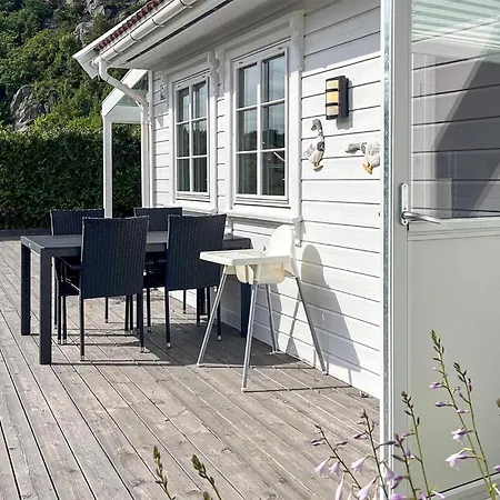Cozy In Lindesnes With Wifi Holiday home